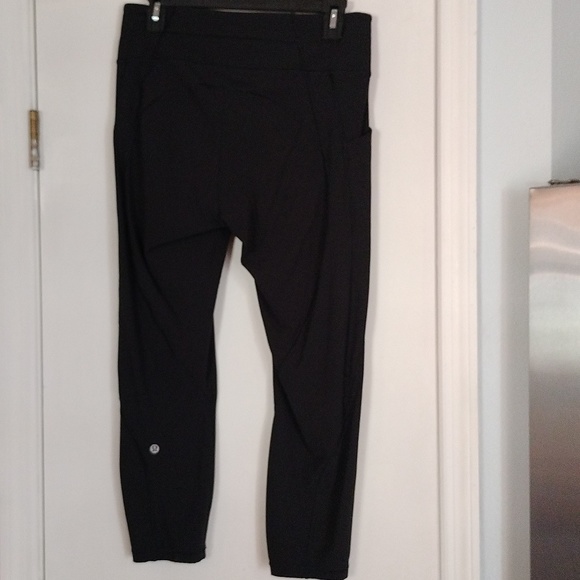 Lululemon - Picture 3 of 3